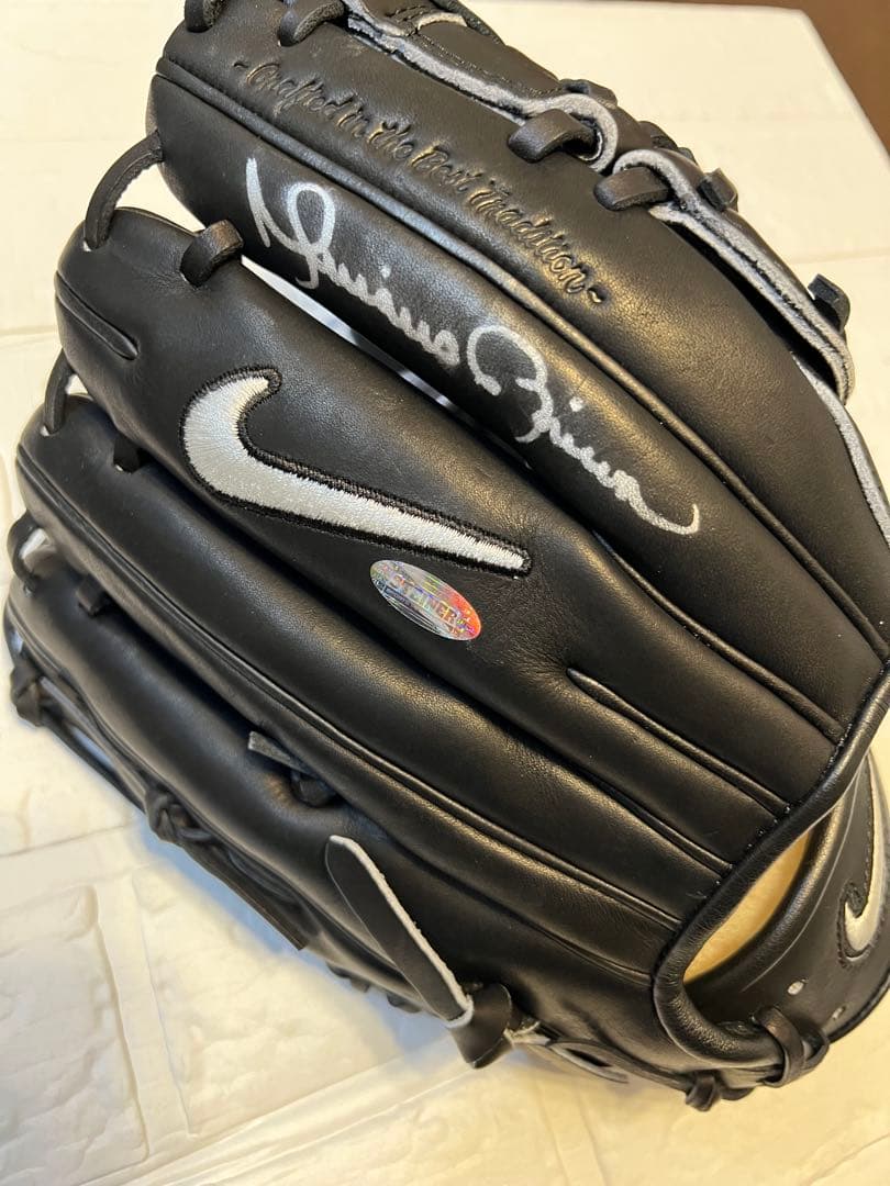 最多セーブ記録！Nike Mariano a 直筆サイン入りグローブ Mariano Rivera Signed Authentic Nike Game Model Baseball Glove
