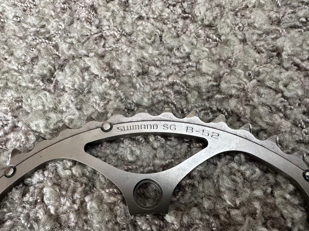 デユラエース7700系チェーンリング SG B-52 B-39 固定ネジ付き - メルカリ