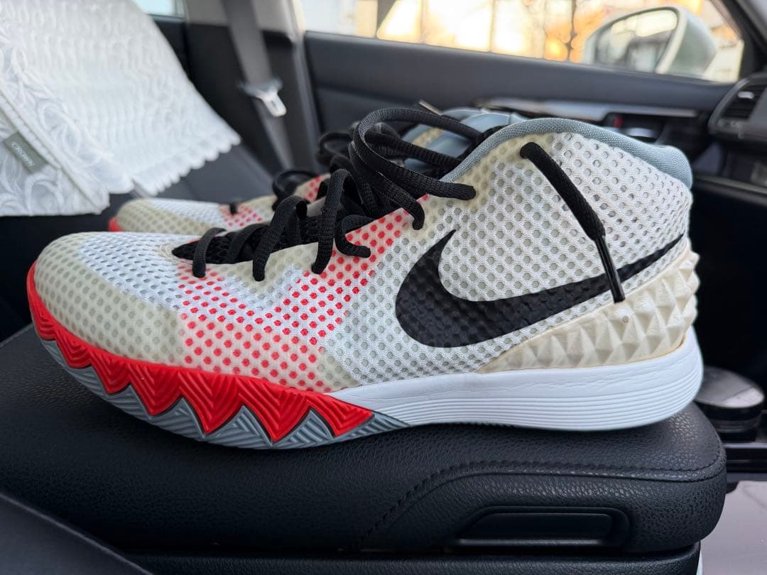 シューズ(男性用) Nike Kyrie 1 Nike Kyrie 1 Venus Flytrap Emerald Green Irving Basketball Shoe