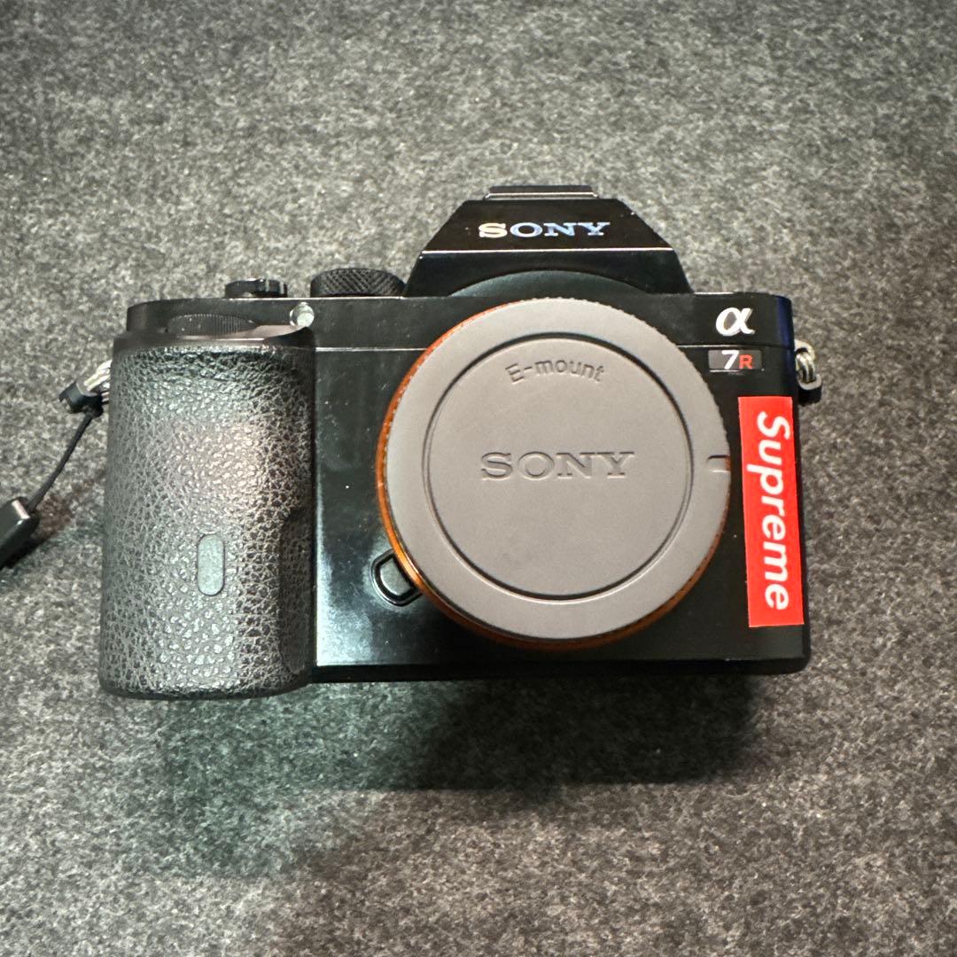 SONY α7R 初代 ミラーレスカメラ 本体　ブラック Amazon | ソニー SONY ミラーレス一眼 α7R ボディ ILCE-7R | ミラー