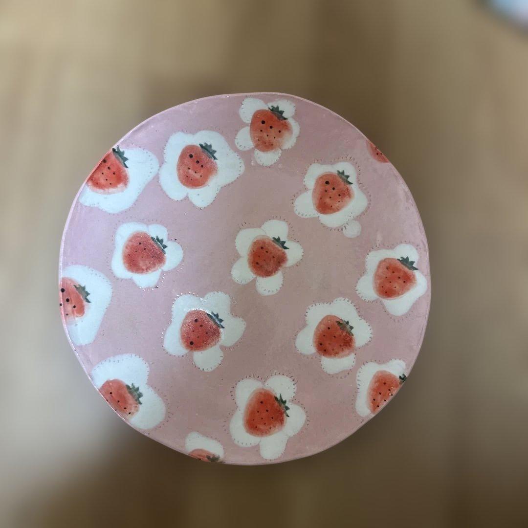 やまぐちあさこ　いちごプレート 約20cm 11月1日(土)〜4日(火)までの益子陶器市に向けて全力絵付け中です