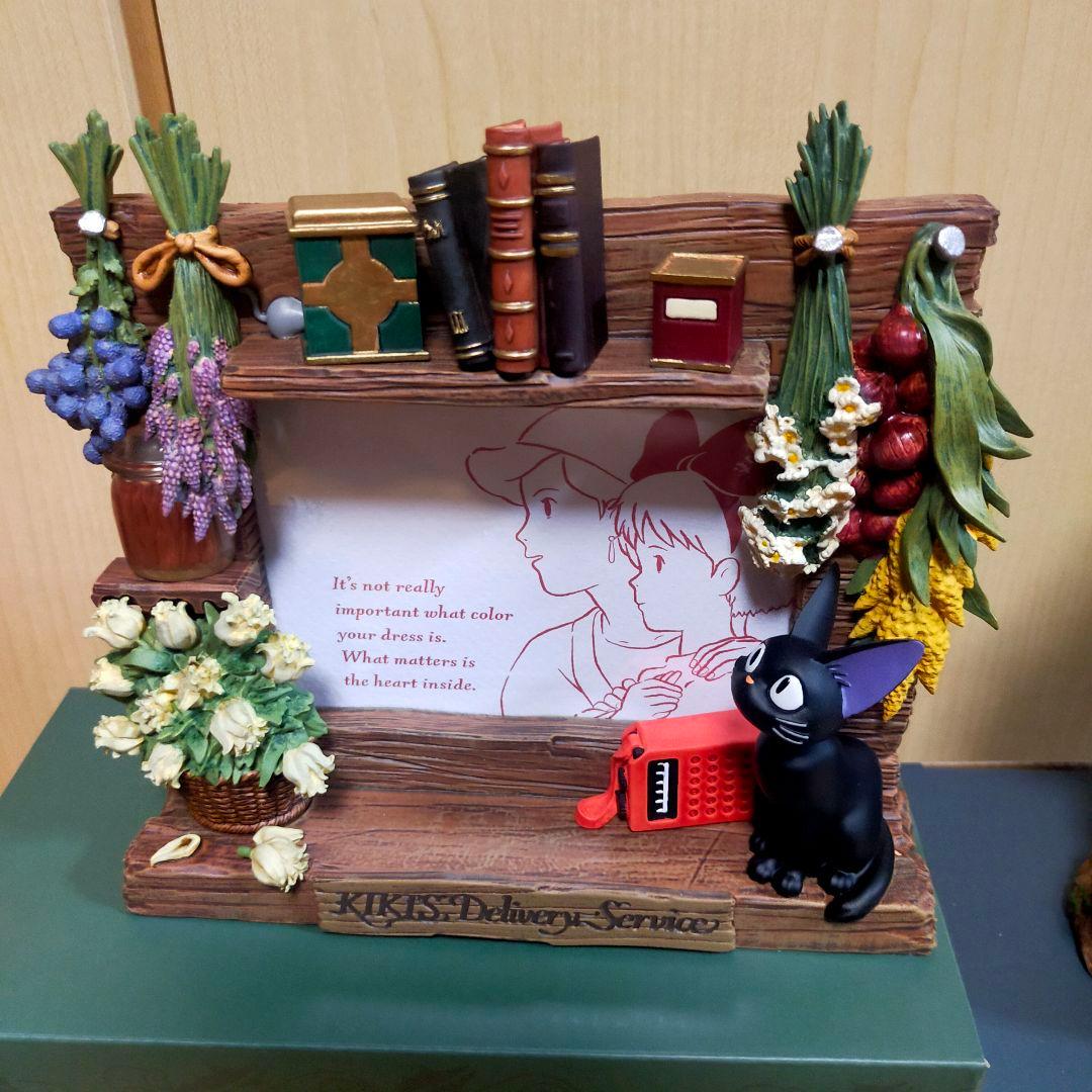 ジブリ フォトフレーム トトロの森、魔女の家 - メルカリ