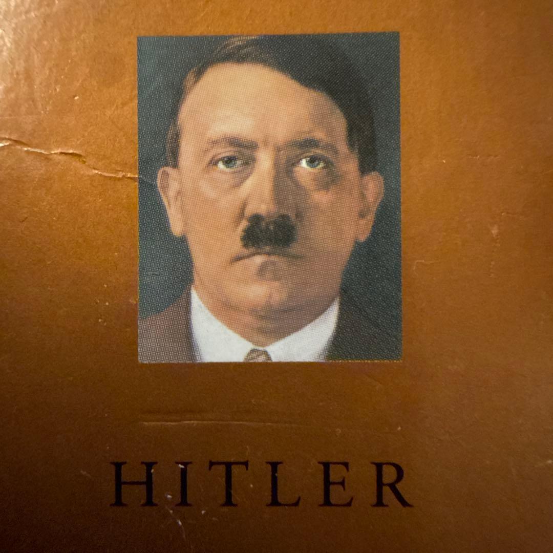 ヒトラー JOACHIM FEST WW2 Penguin UK 英語本