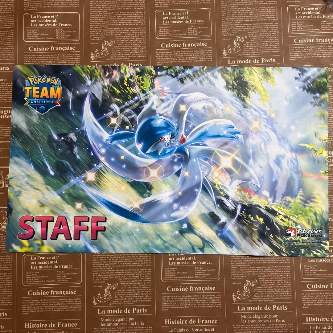 海外大会希少品！ 】かがやくサーナイト ポケモン プレイマット - メルカリ