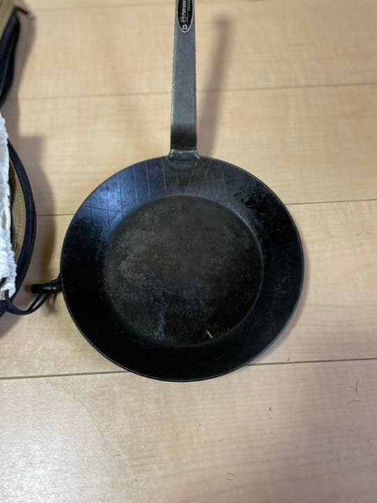 petoromaxシュミーデアイゼンフライパン BALLISTICSケース付き - メルカリ