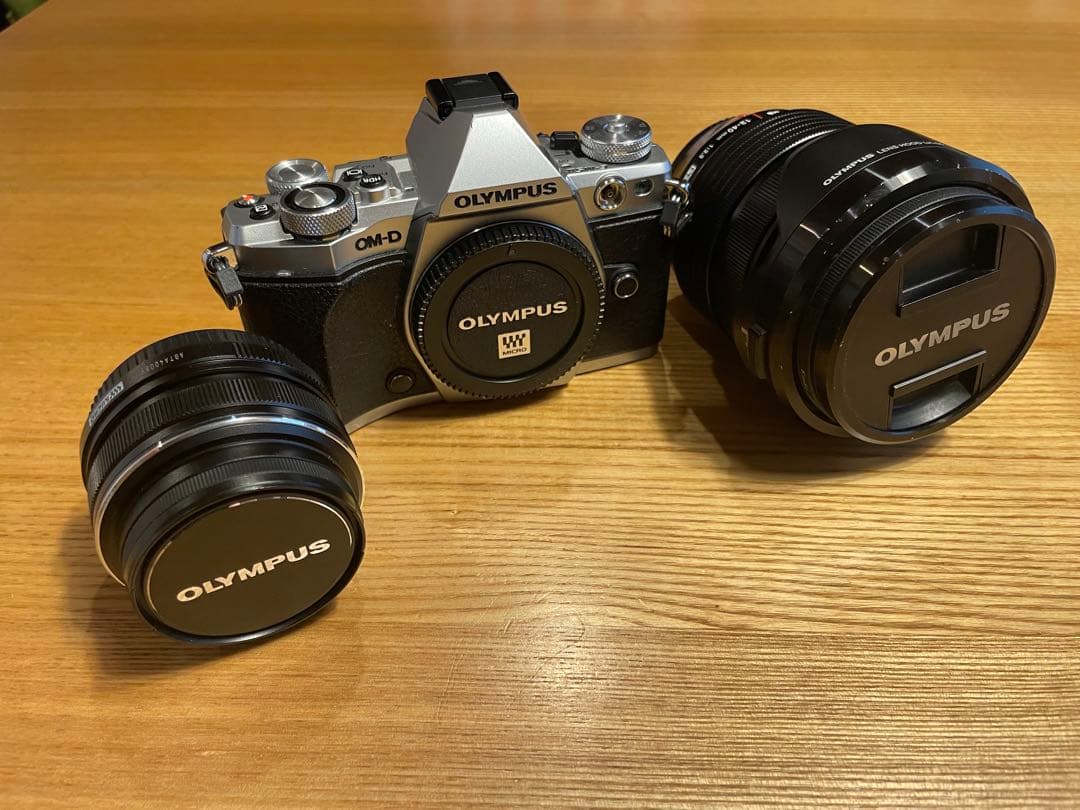 OLYMPUS OM-D E-M5 Mark II レンズ2本セット＋付属品多数 豪快に買っちゃった！持ち歩き用カメラとしてOM-D E-M5 Mark2と大三元