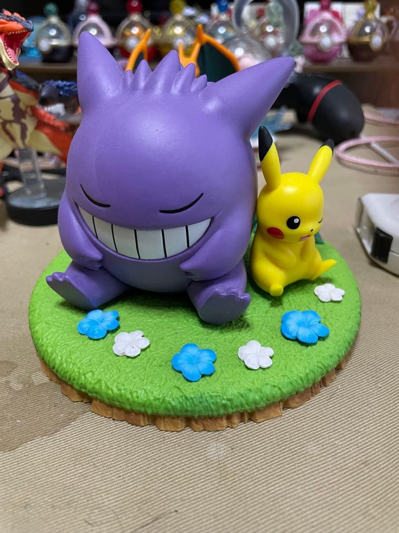 くつろぎタイム ピカチュウ＆ゲンガー - メルカリ