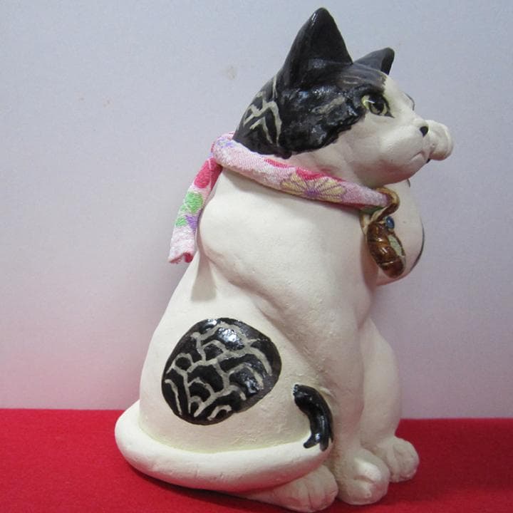 招き猫 作家 新品 白黒ハチワレ猫 青海波模様 陶器 縁起物 置物の通販