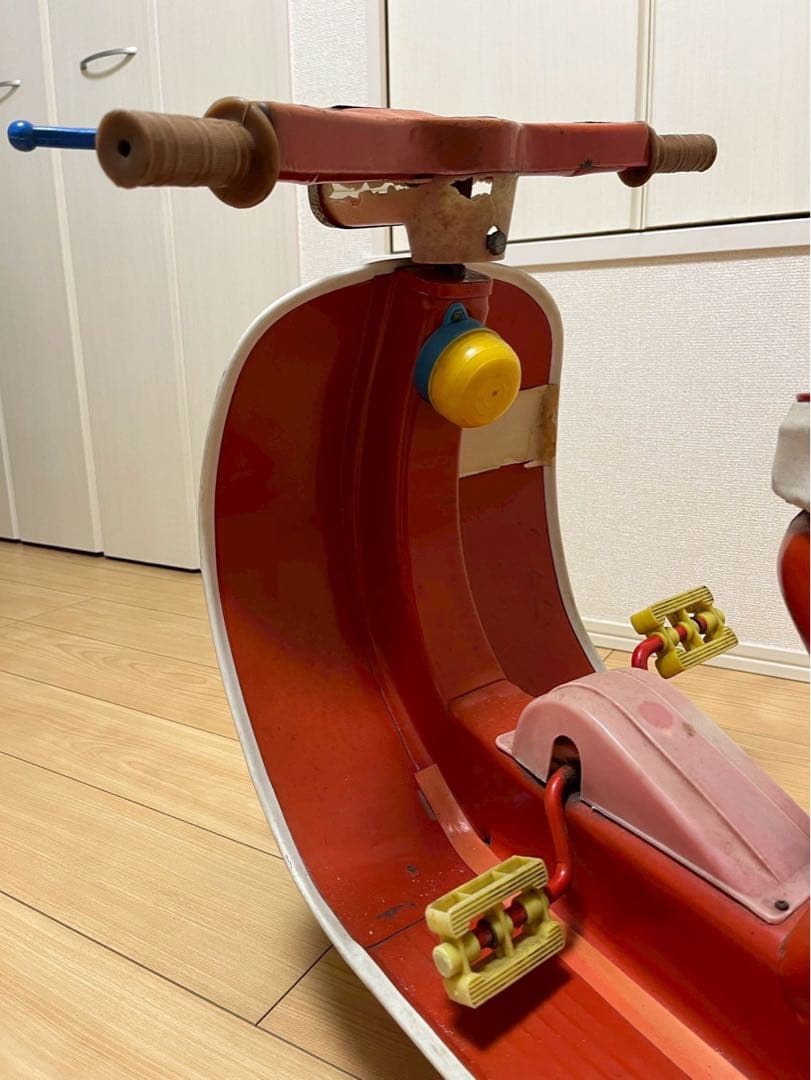 VESPA ペダル式三輪車 ブリキ玩具 置物 - メルカリ