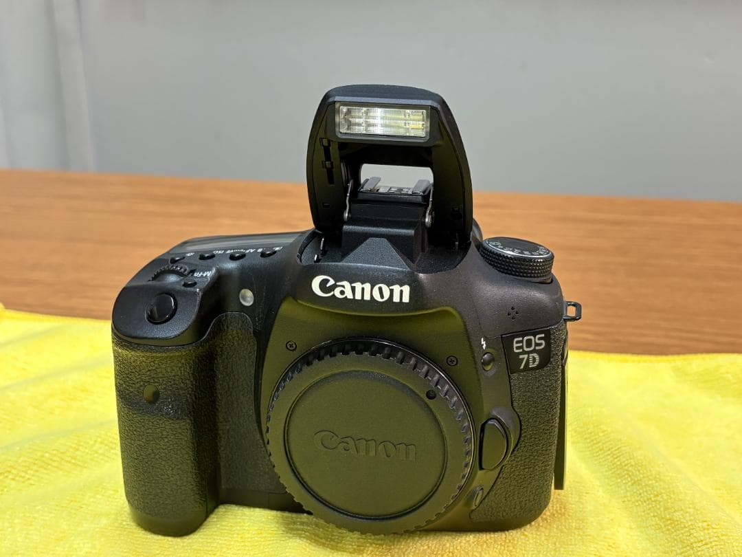 EOS 7D+EF-S18-85mm f3.5-5.6 IS USM+専用カバー