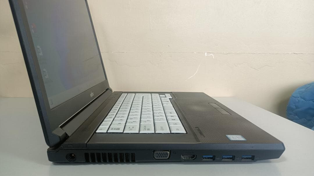 美品ノートパソコンFUJITSU第八世代Corei5 SSD256G メモリ8G - メルカリ
