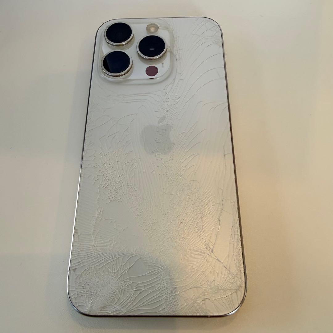iPhone 15 Pro 265Gホワイト本体 ジャンク - メルカリ