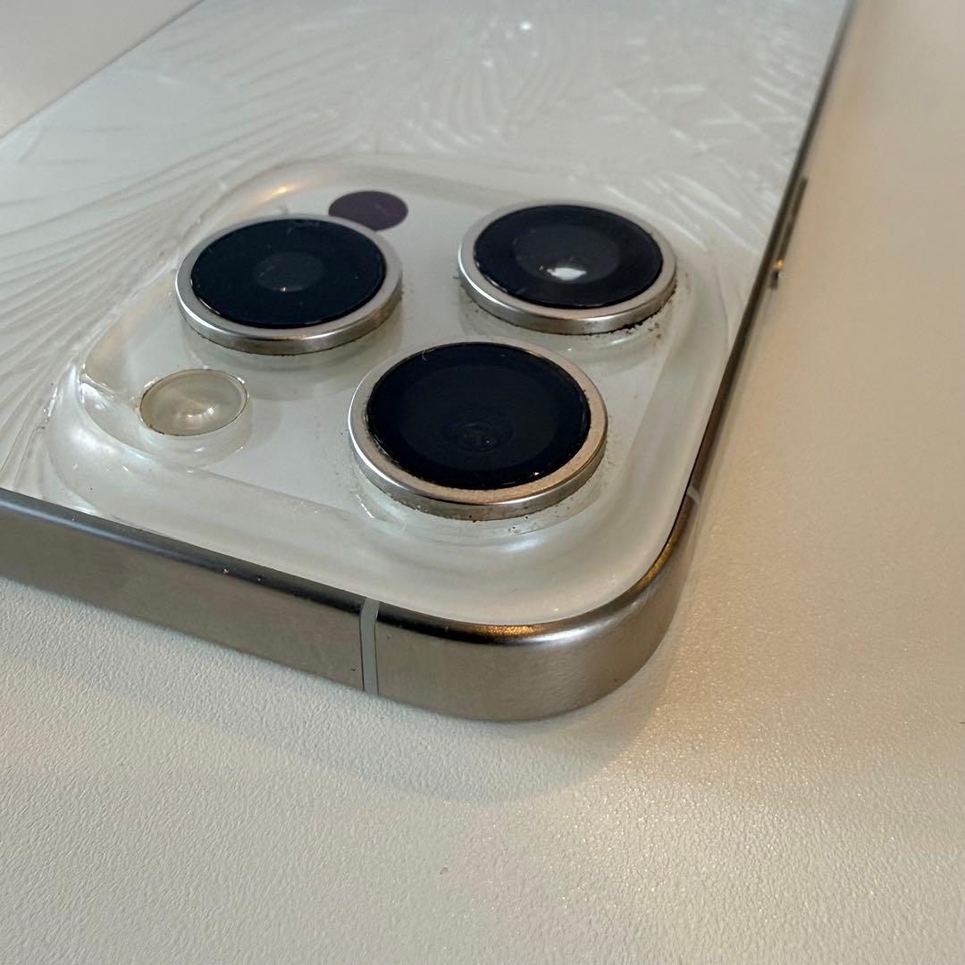 iPhone 15 Pro 265Gホワイト本体 ジャンク - メルカリ
