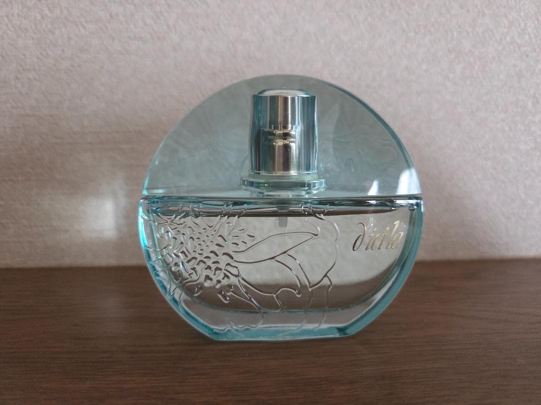 ディシラ シェノン オードパルファム ほぼ未使用です。 残量は画像の