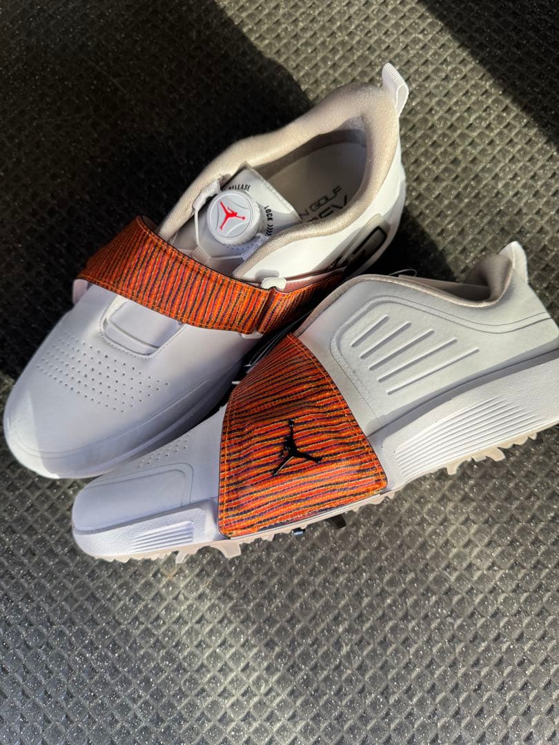 新品】ジョーダン ゴルフ REV G ホワイト×レッド 28cm - メルカリ