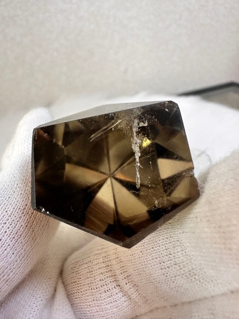 希少 ドラゴンファントム スモーキークォーツ 六角柱 虹入り 天然石