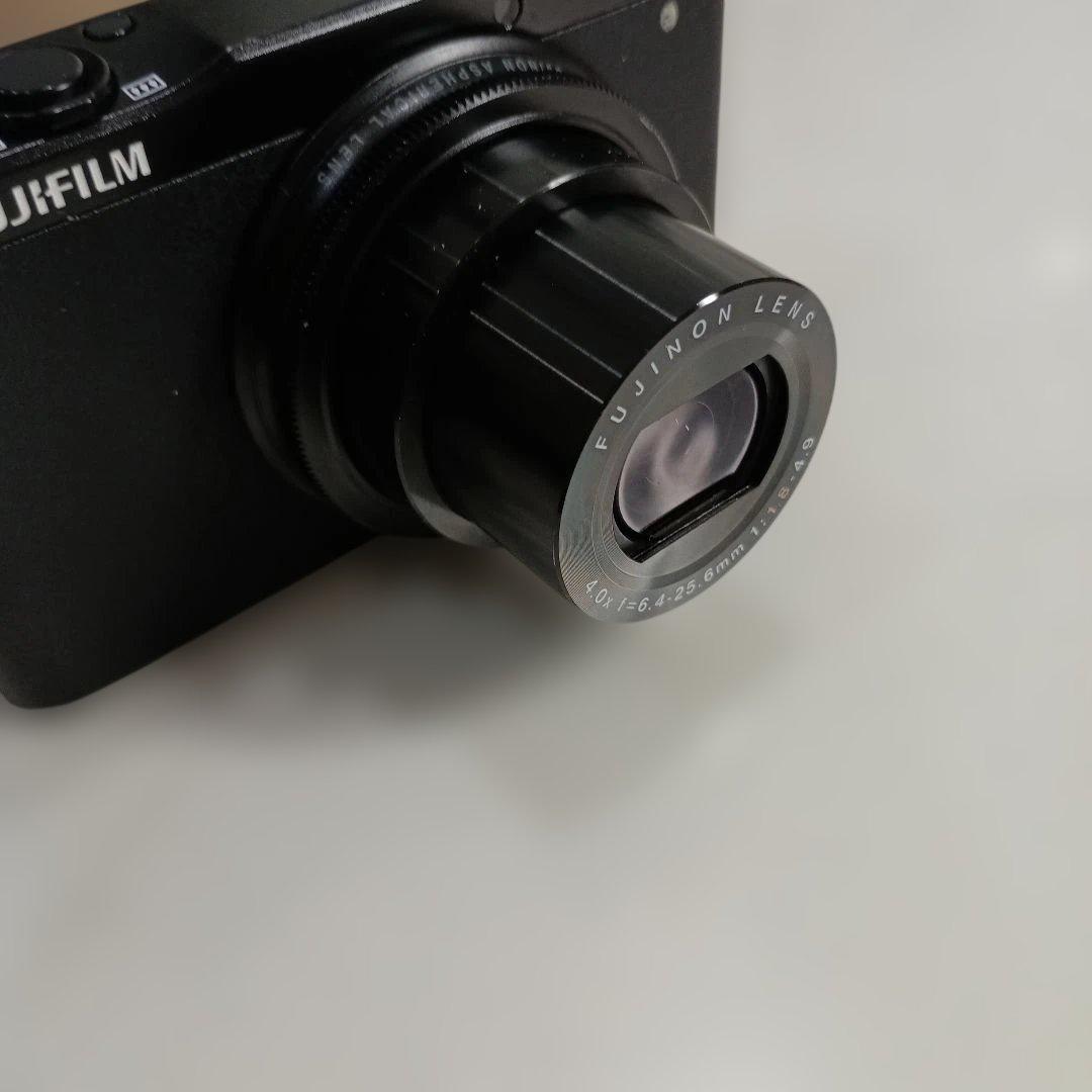 Fujifilm XQ1 ブラック 充電器付き 稼働確認 - メルカリ