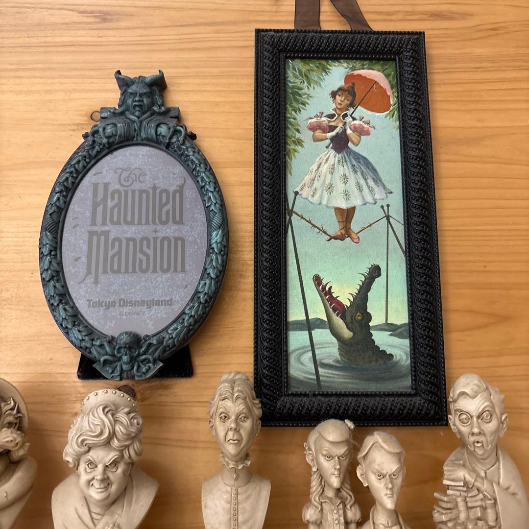 ホーンテッドマンション置き物•タペストリーセット 8セット ディズニー