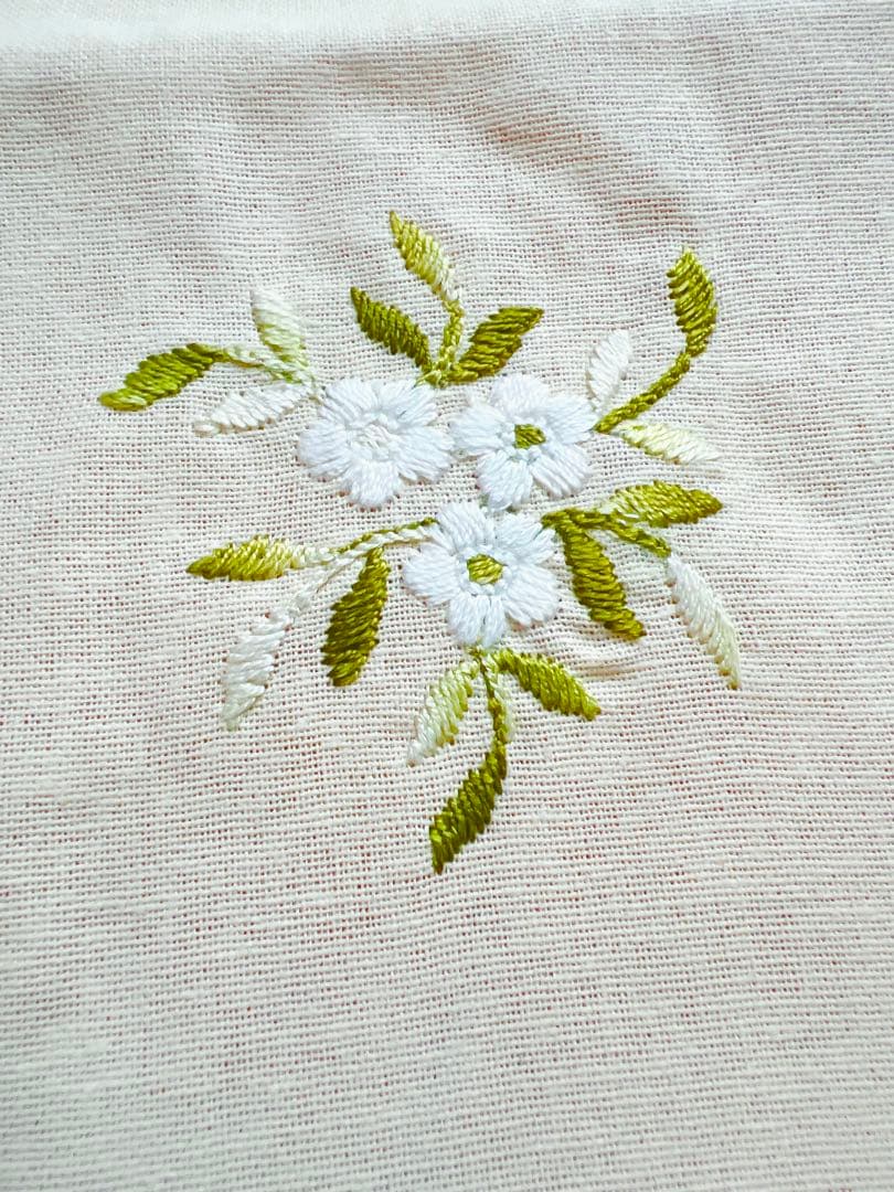 Fabris Giuliana イタリア製 円形テーブルクロス デイジー刺繍 - メルカリ