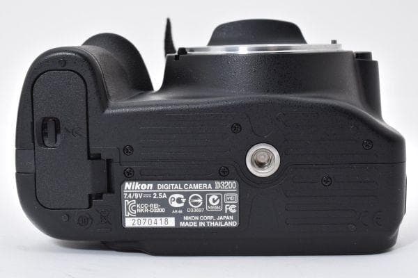 ニコン Nikon D3200 ダブルズームキット 《ショット数8116回》