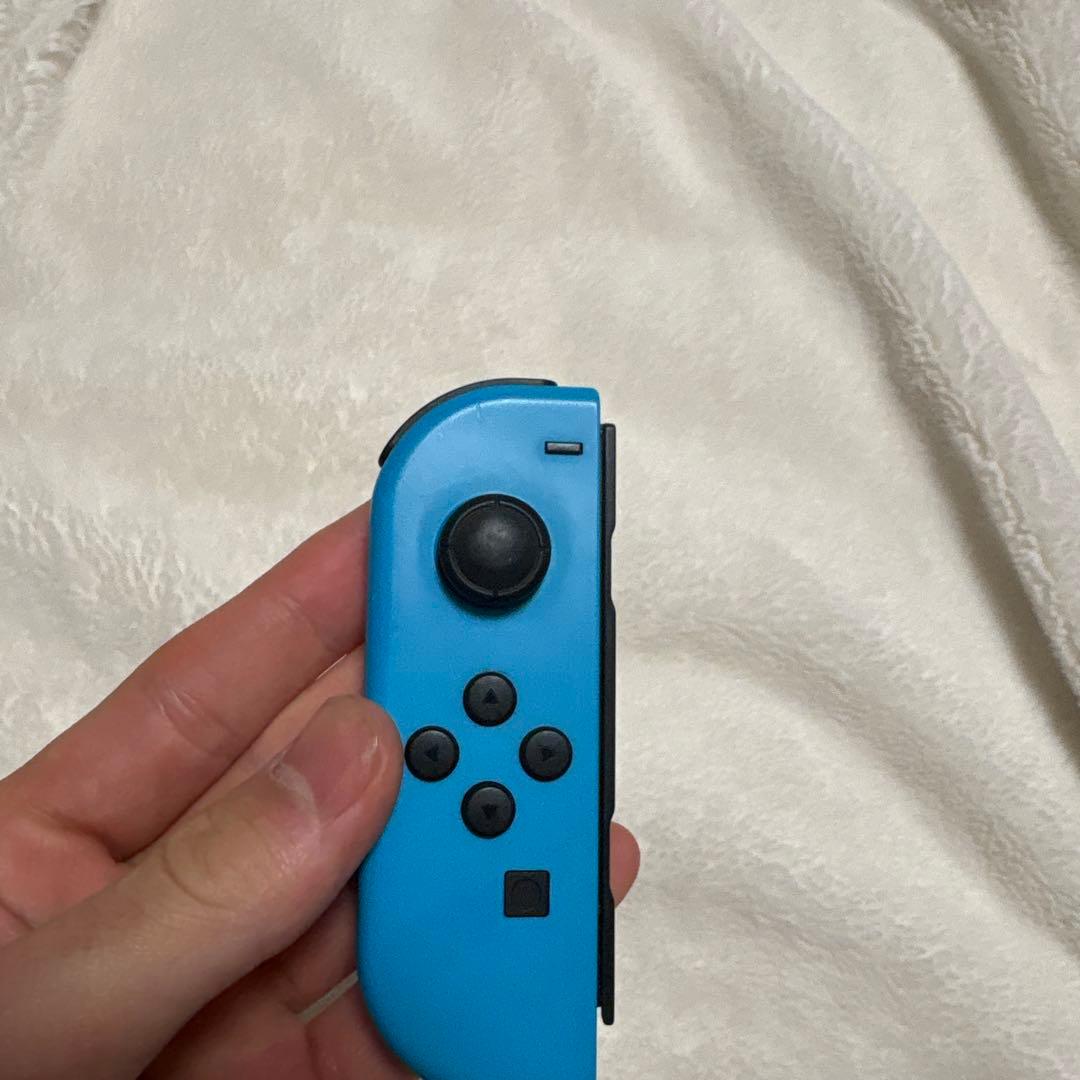 Nintendo Switch 本体 赤と青のジョイコン付き - メルカリ