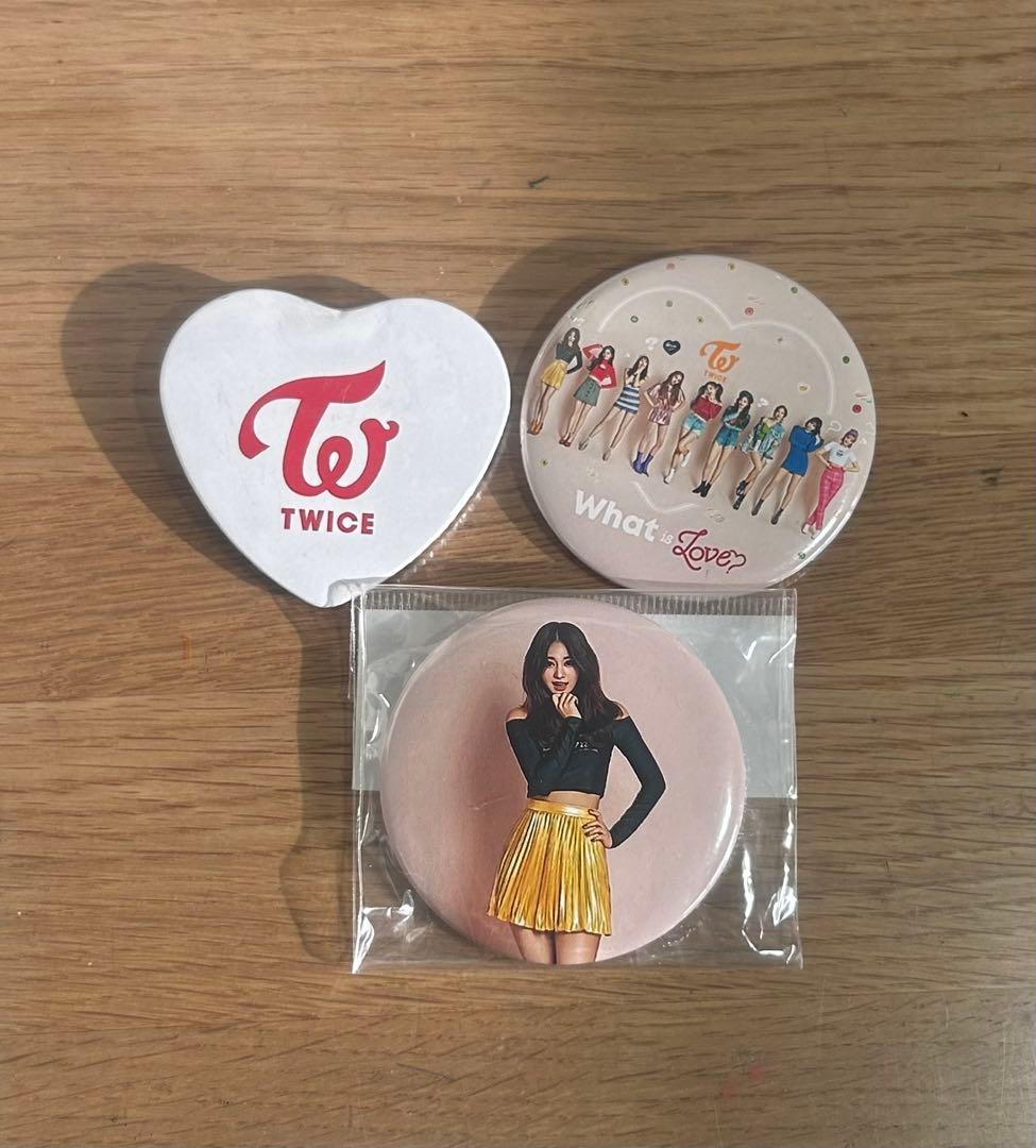 TWICE 缶バッジ 3点セット - メルカリ
