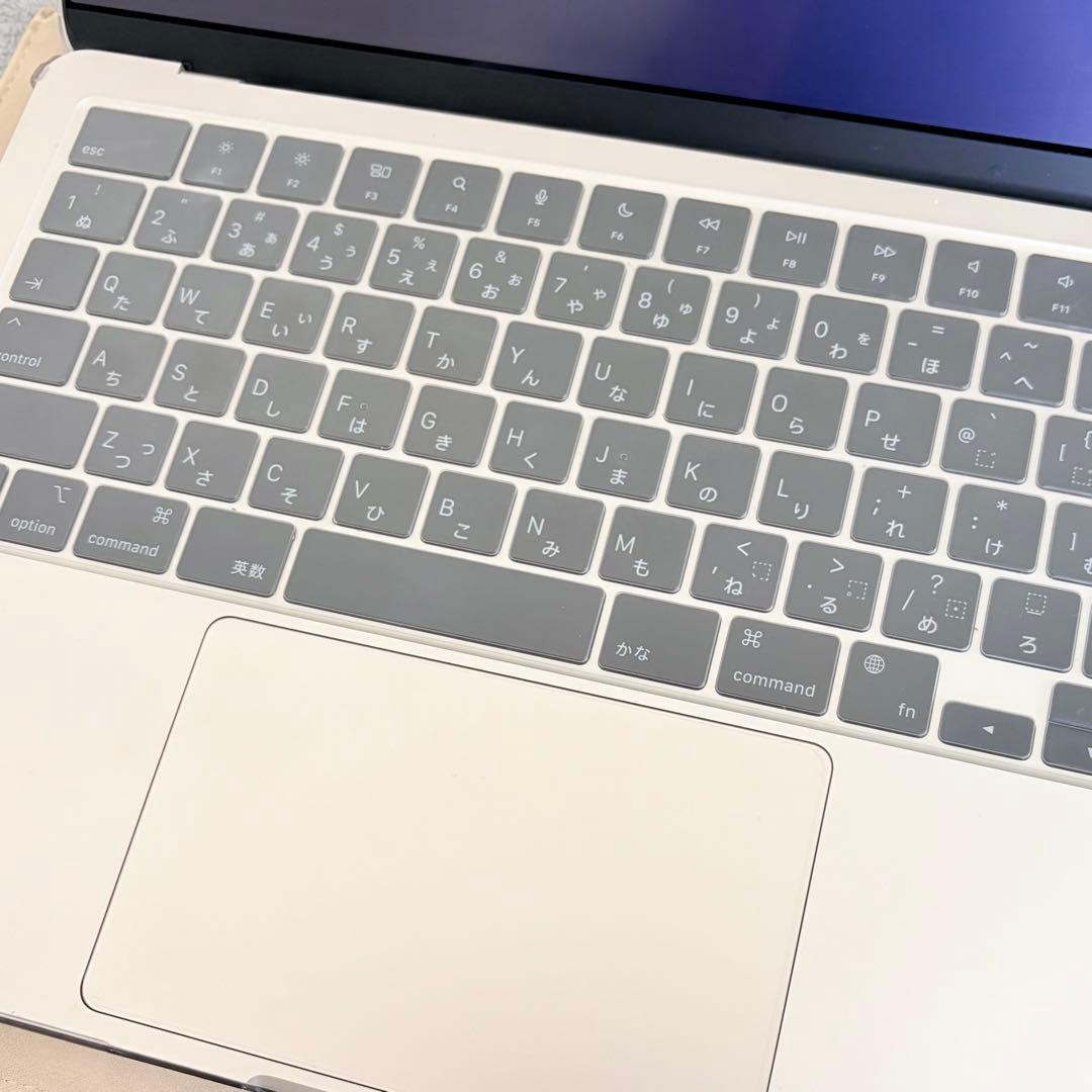 MacBook Air スターライトM2チップ搭載 13インチ 256GB - メルカリ