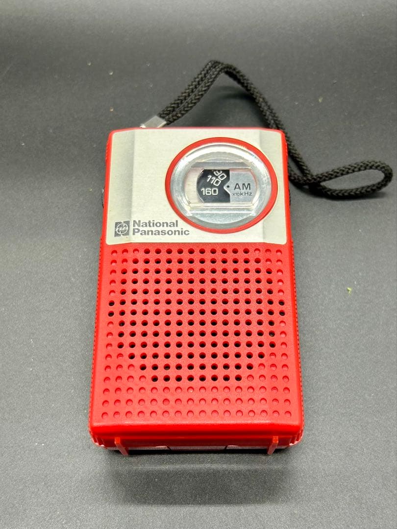 昭和レトロ】Panasonic national R-1018 AMラジオ 赤 - メルカリ
