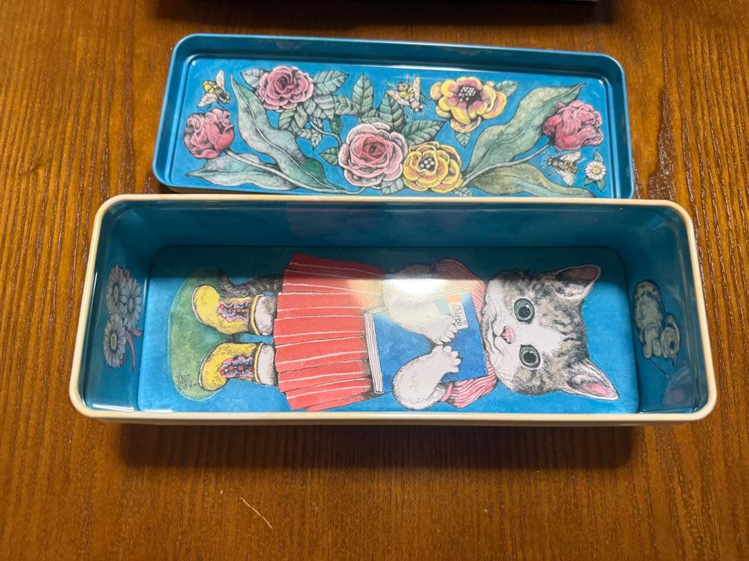 2016年ヒグチユウコ×ホルベインコラボ 角缶 - メルカリ