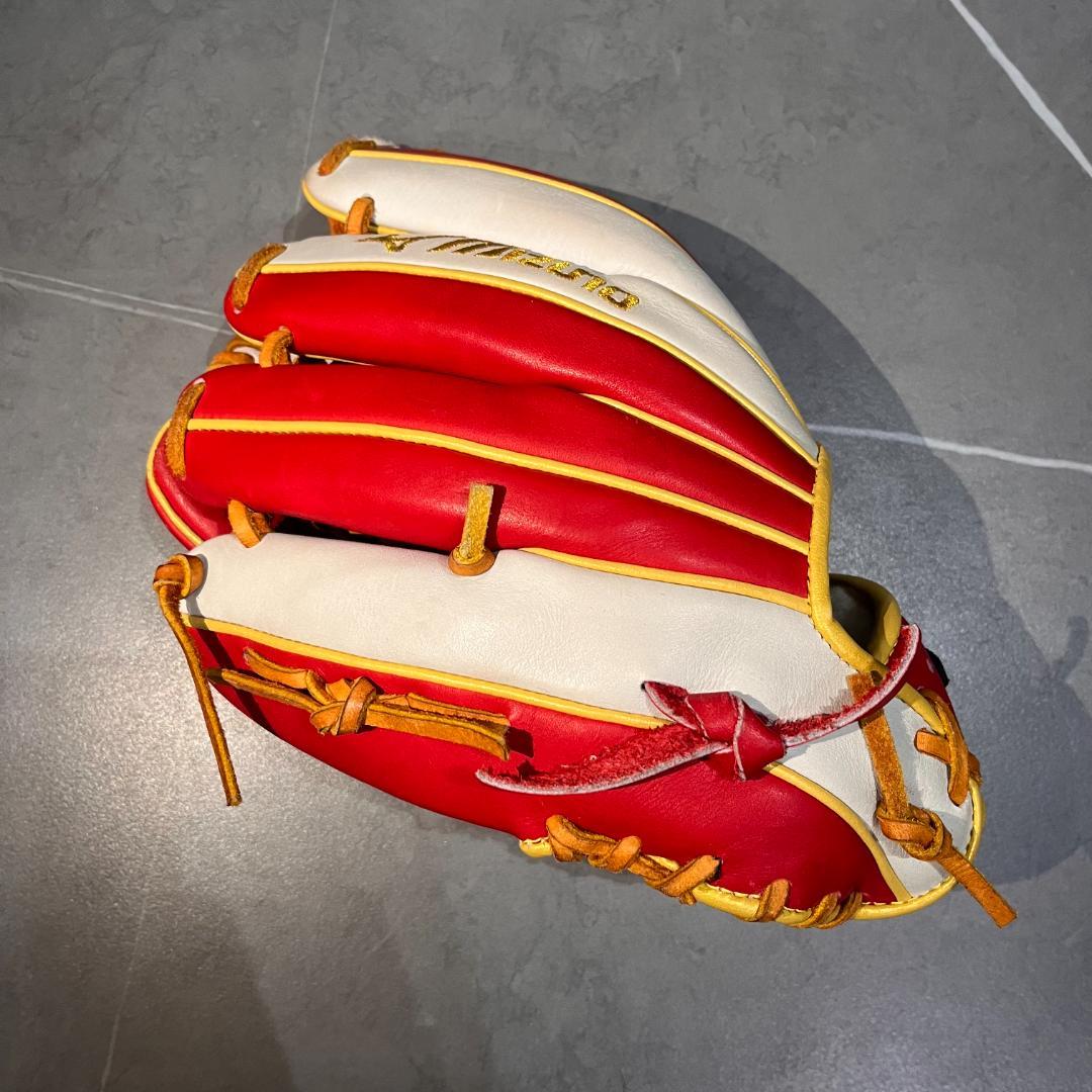 た*ま様 山ちゃん グローブ サイン入り【撮影で使用】