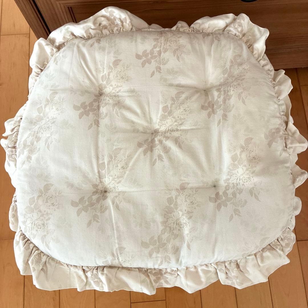 ローラアシュレイ シートクッション 椅子用クッション 座布団 - メルカリ