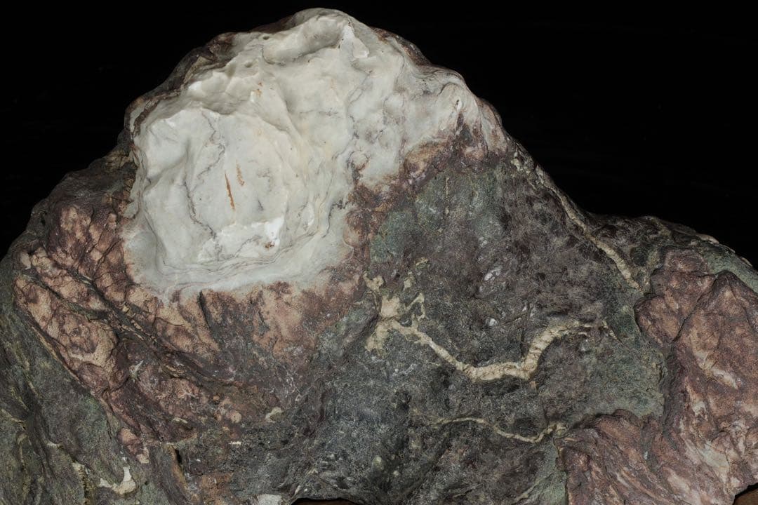 山景石 遠山 雪山景 観賞石 台座付 2.3kg 水石 自然石 盆景 盆石 飾石