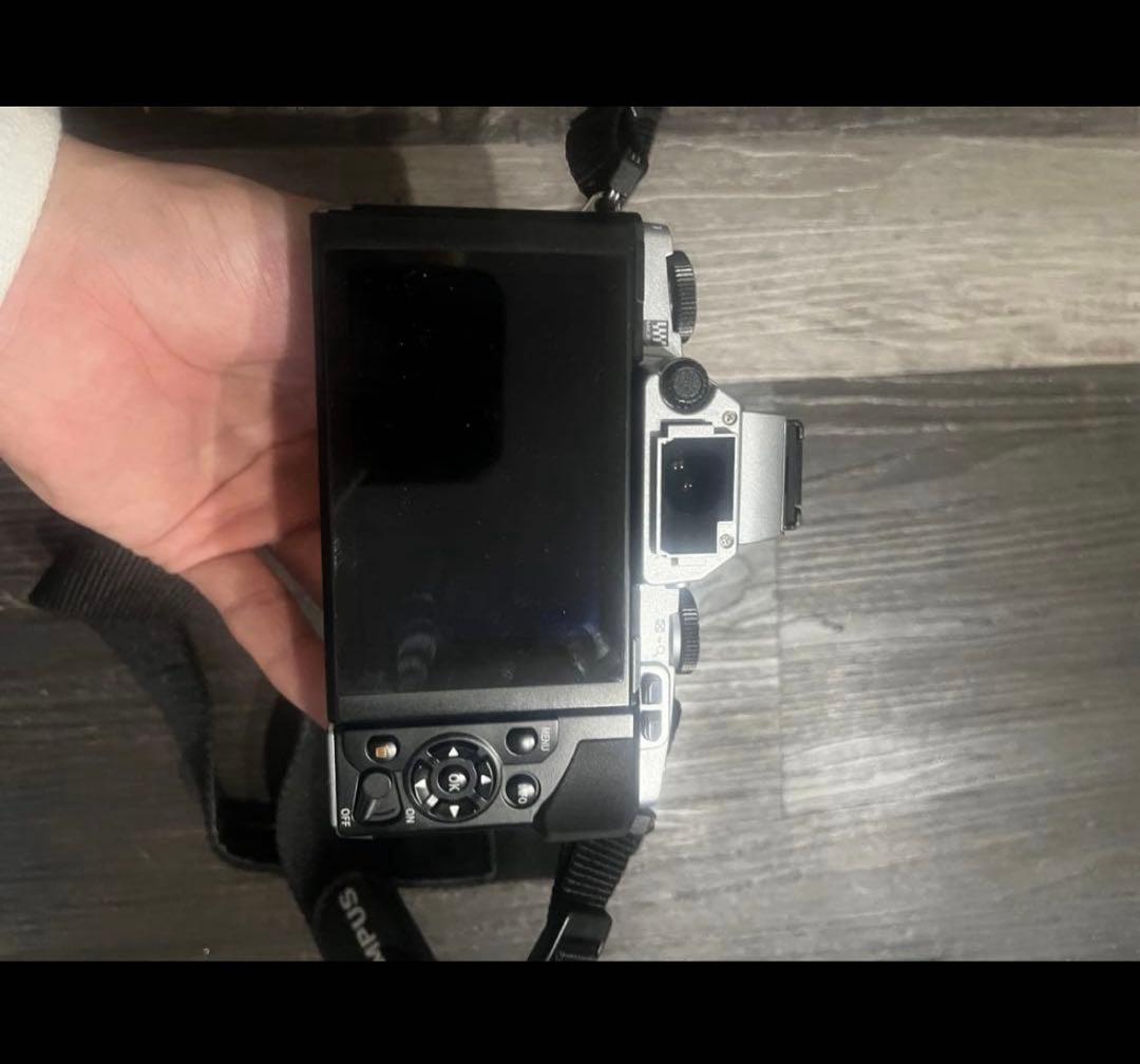 OLYMPUS OM-D E-M5ミラーレス一眼 14-42mm 32G SD付 - メルカリ