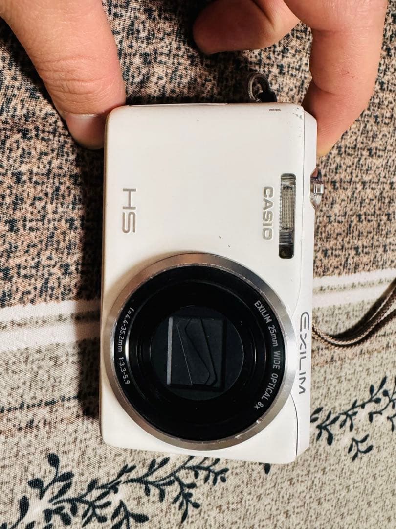 CASIO EXILIM HS ホワイト コンパクトデジタルカメラ - メルカリ