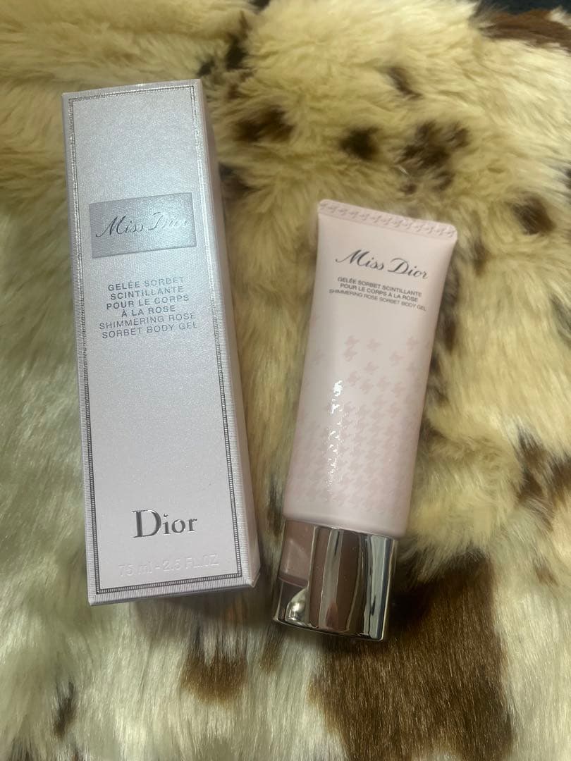 ミス ディオール シマリング ローズ ボディ ジェル 75ml - メルカリ