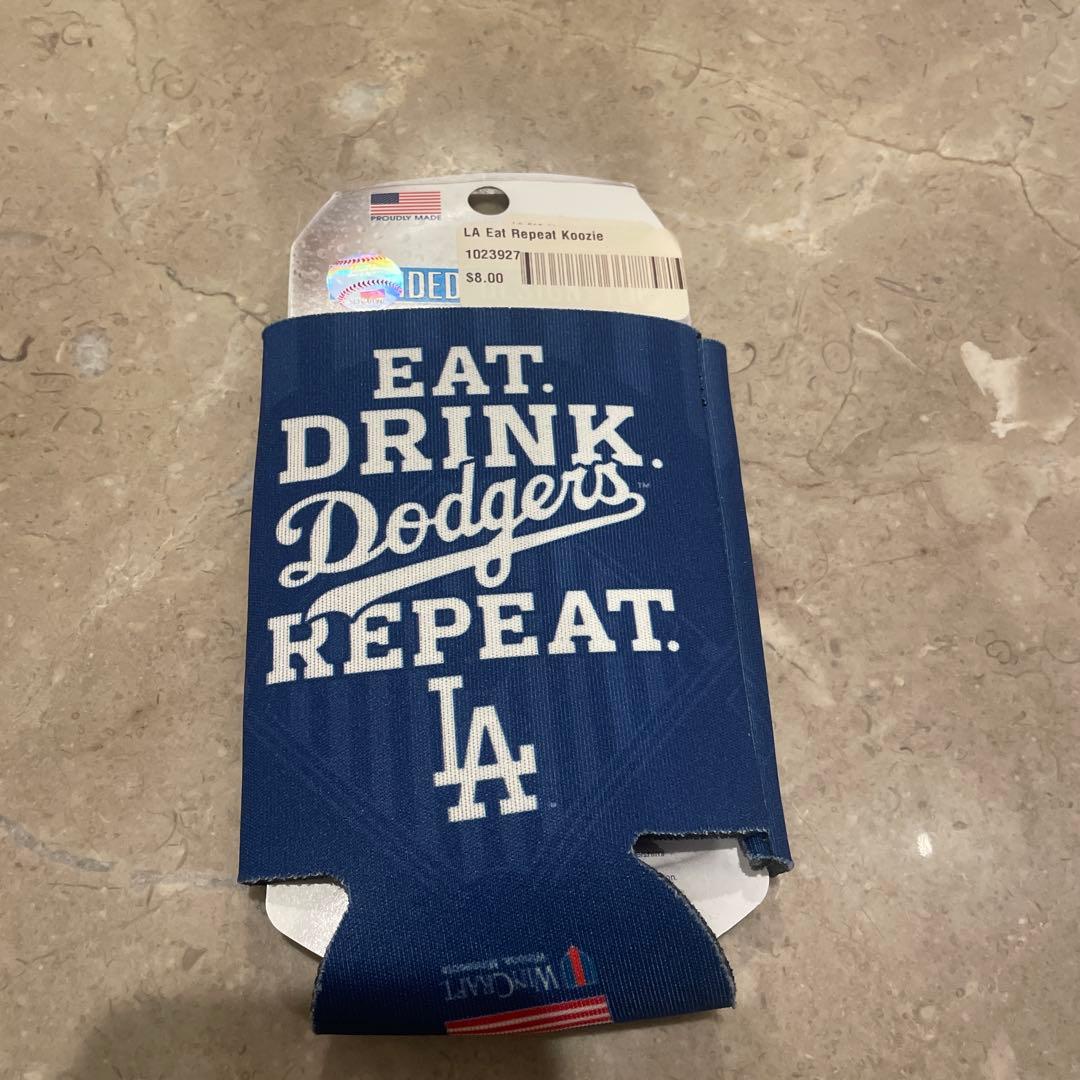 大谷翔平特集ありドジャースイヤーブック 2025 現地完売品 他缶