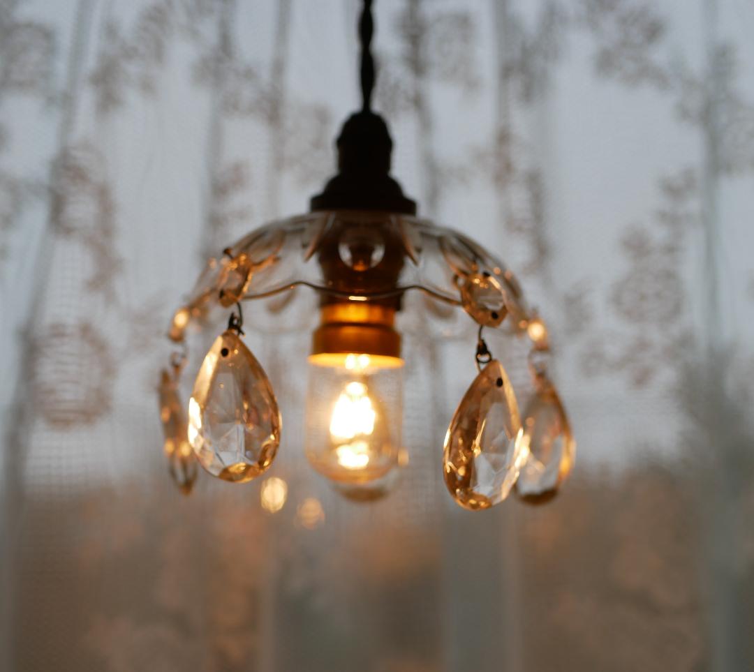 フランス　アンティーク　小さなシャンデリア　電球付き　カフェ フランスから届いたアンティークの5灯シャンデリア、アンティーク