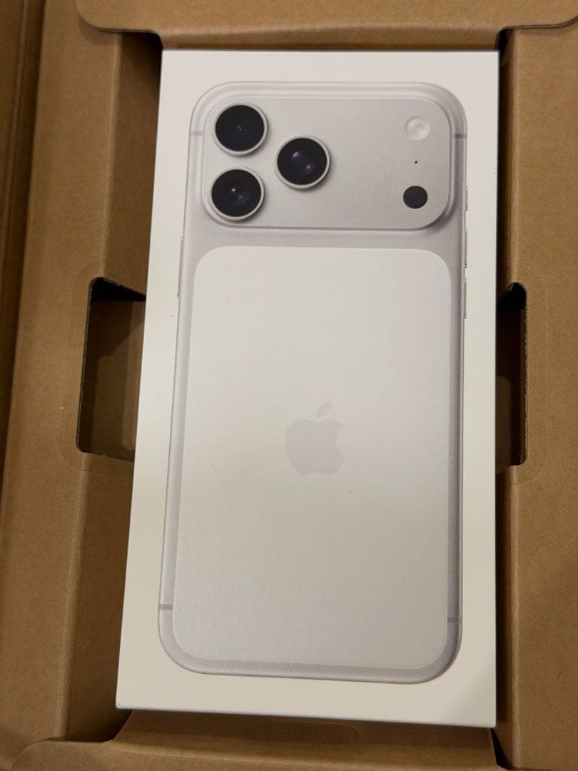 iPhone17ProMax 256GB シルバー SIMフリー 未開封 - メルカリ