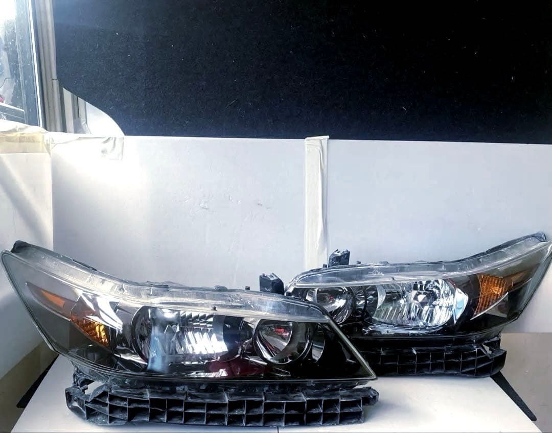 ホンダ ストリーム RN6 RN7 RN8 RN9 純正HID ヘッドライト左右 ストリーム RN6/RN7/RN8/RN9 純正 左ヘッドライト/ランプ キセノン HID