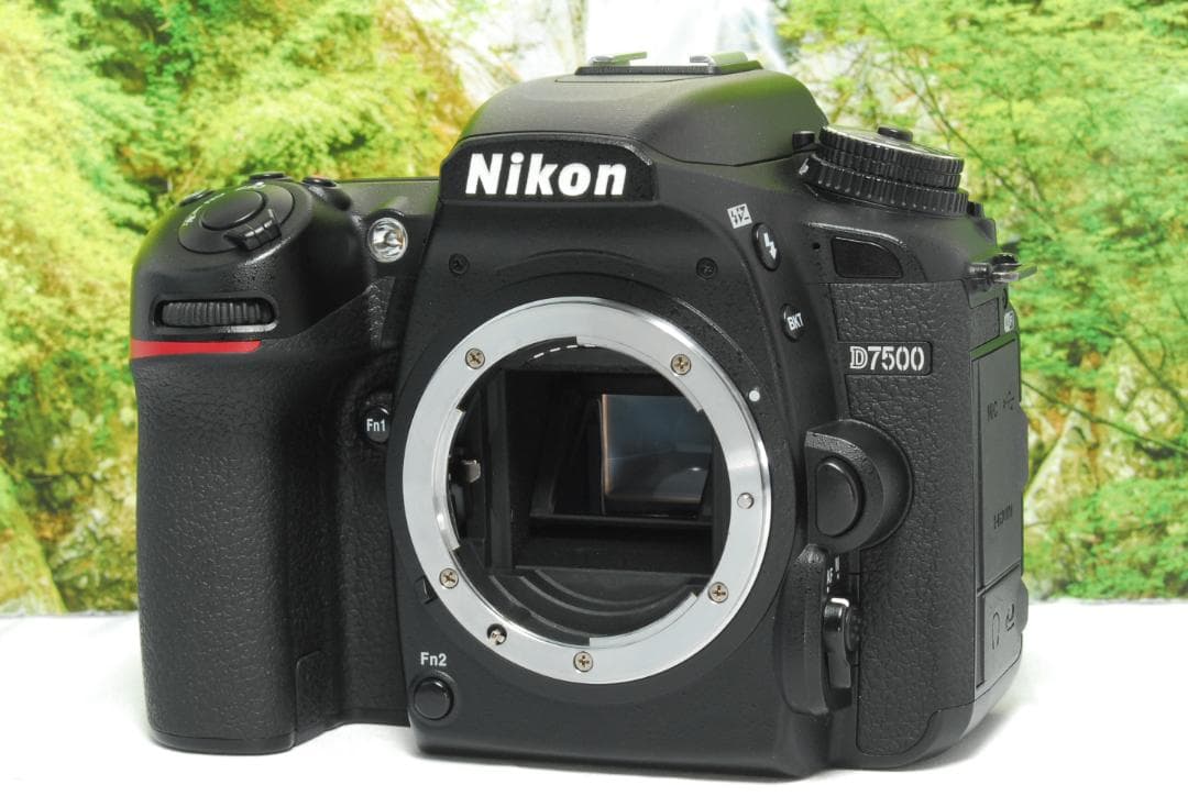 ✨グランプリ受賞機種✨ハイスペック一眼レフ✨Nikon D7500✨初心者も