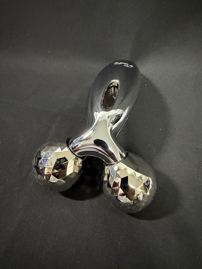 ReFa 美顔ローラー シルバー 収納袋付き - メルカリ