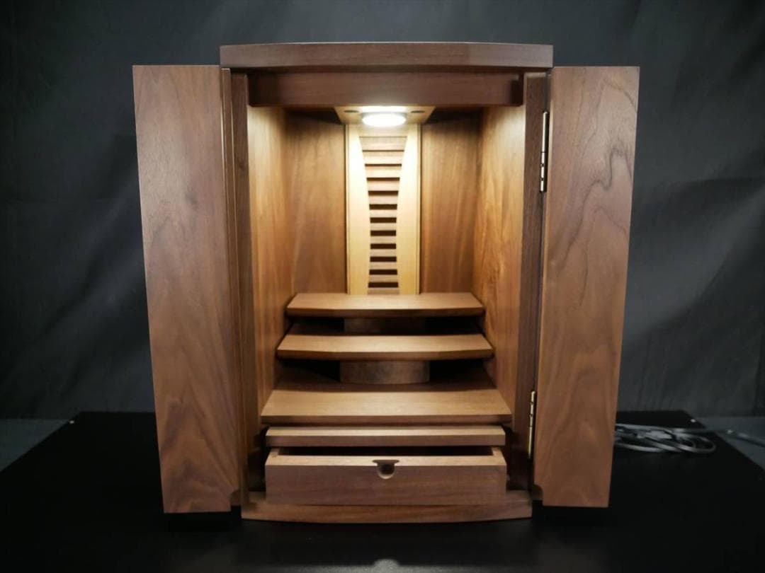 限定値下　新品　総無垢ウォールナットの家具調仏壇　最高級　国産　旭川産　3641 限定値下 新品 総無垢ウォールナットの家具調仏壇 最高級 国産 旭川産