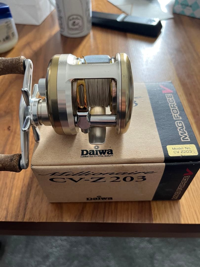 DAIWA ダイワ ミリオネアcv-z203右巻き