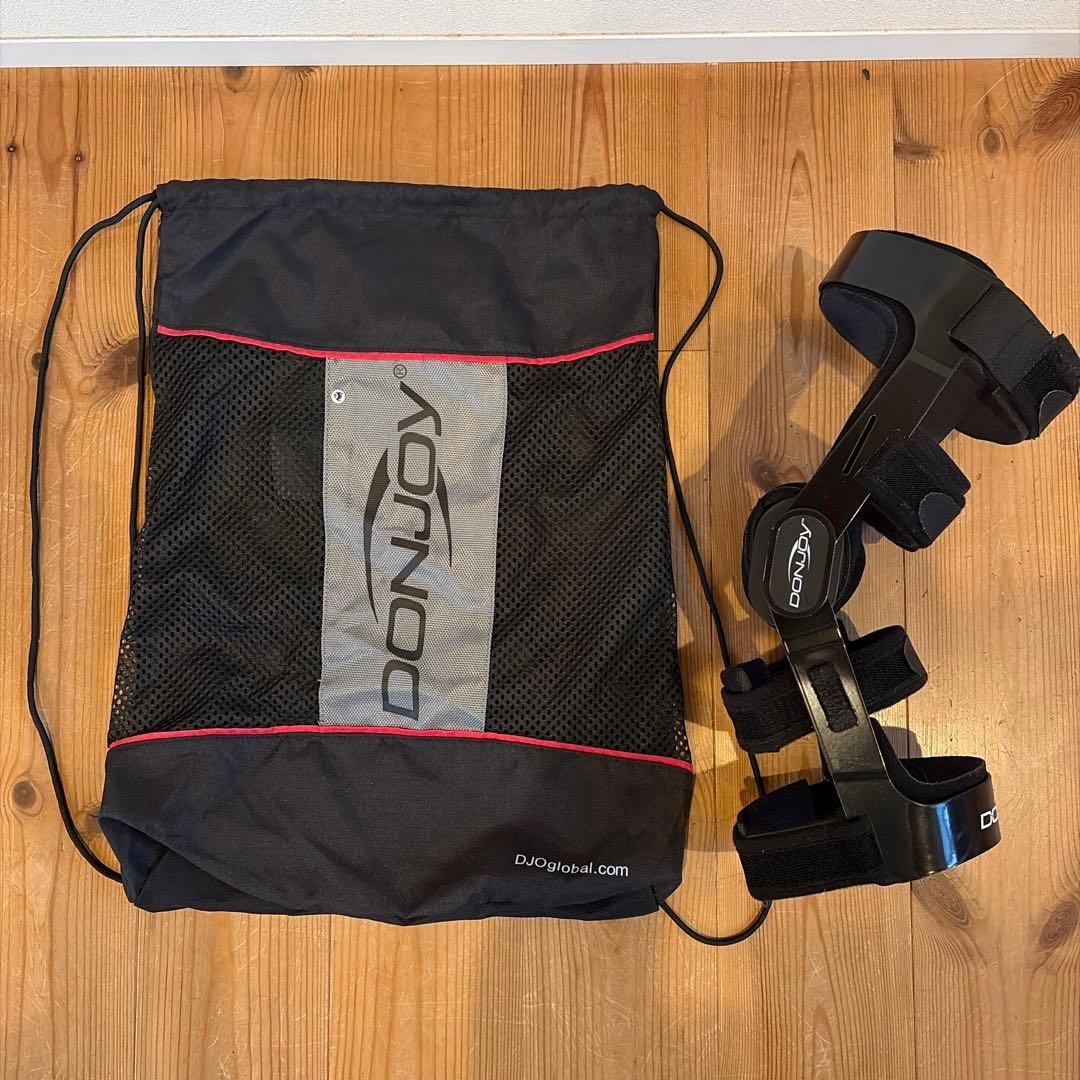 DONJOY 膝サポーター 黒《右膝用　前十字靭帯用装具》　サイズM