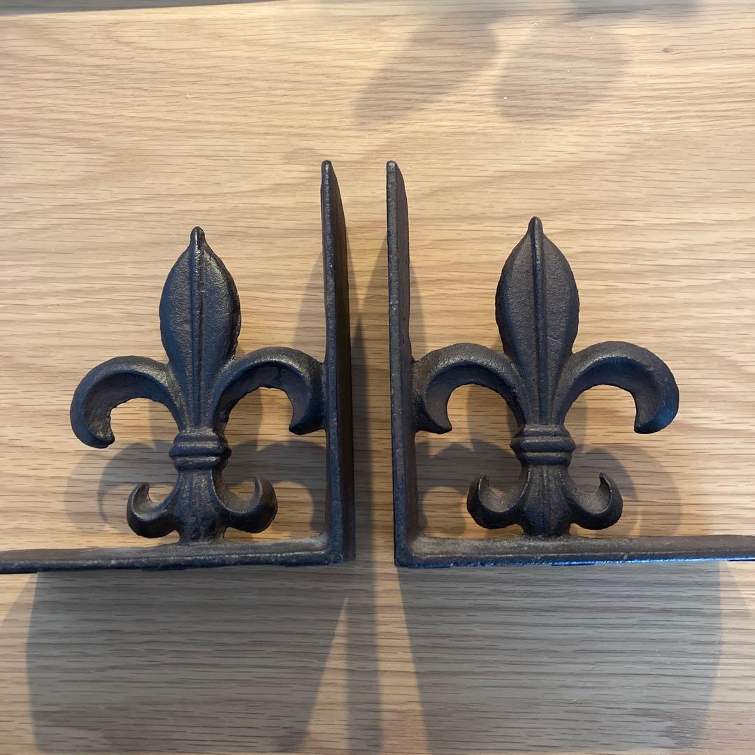 中古】百合の紋章 ブックエンド アンティーク調仕上げ - メルカリ