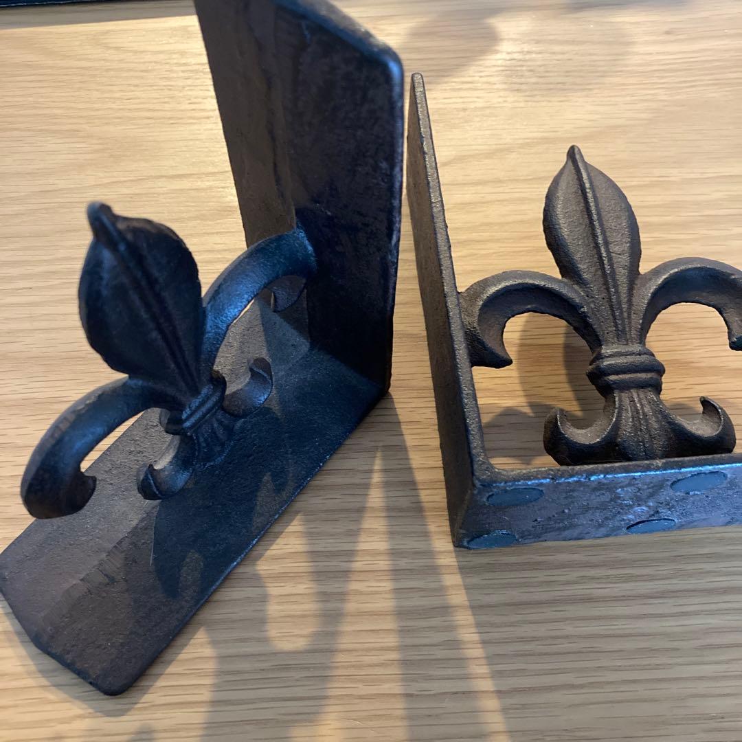 中古】百合の紋章 ブックエンド アンティーク調仕上げ - メルカリ