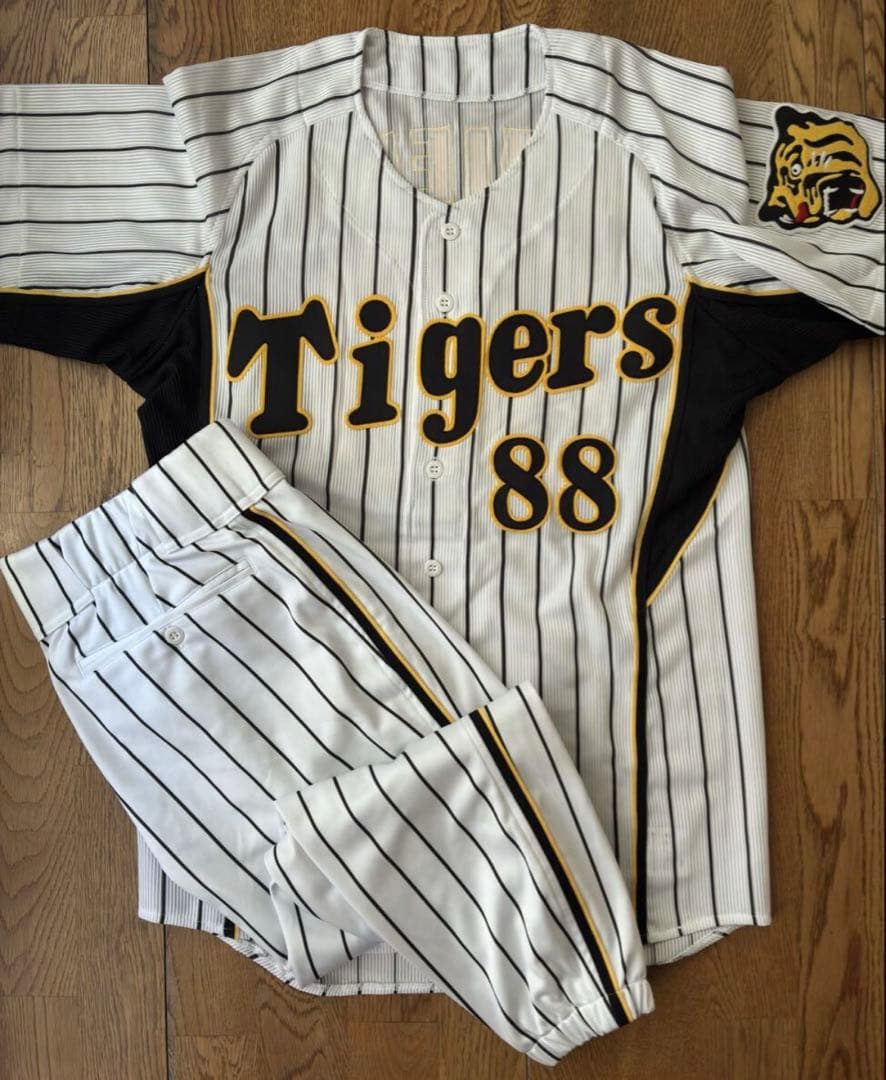 【球団支給品】阪神タイガース　ＯＢ一枝修平元守備走塁コーチ　ユニフォーム上下 悼む】一枝修平氏「いなくなられたのは断腸の思い」吉田義男監督のもと