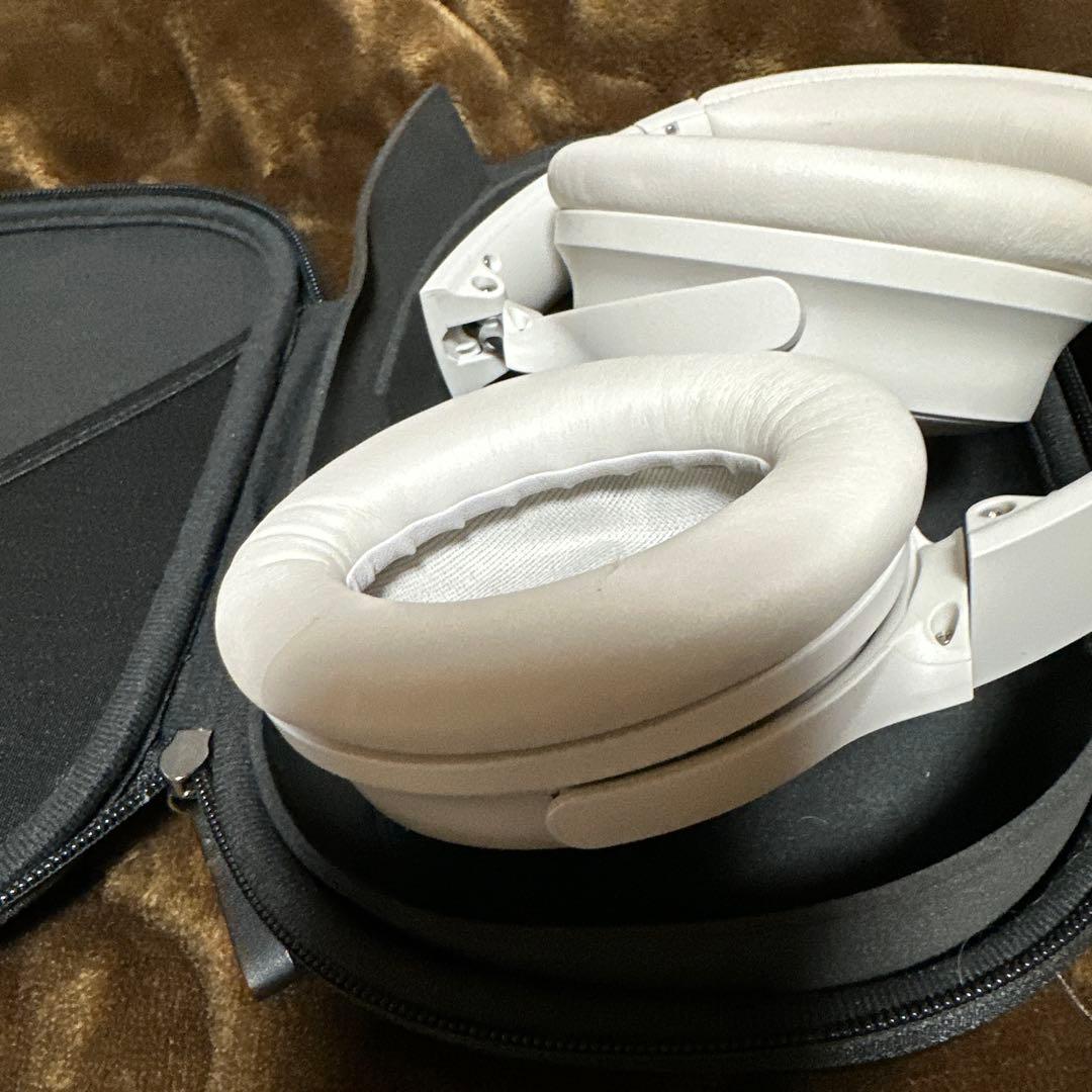 BOSE ワイヤレスヘッドホン ホワイト ケース付き - メルカリ