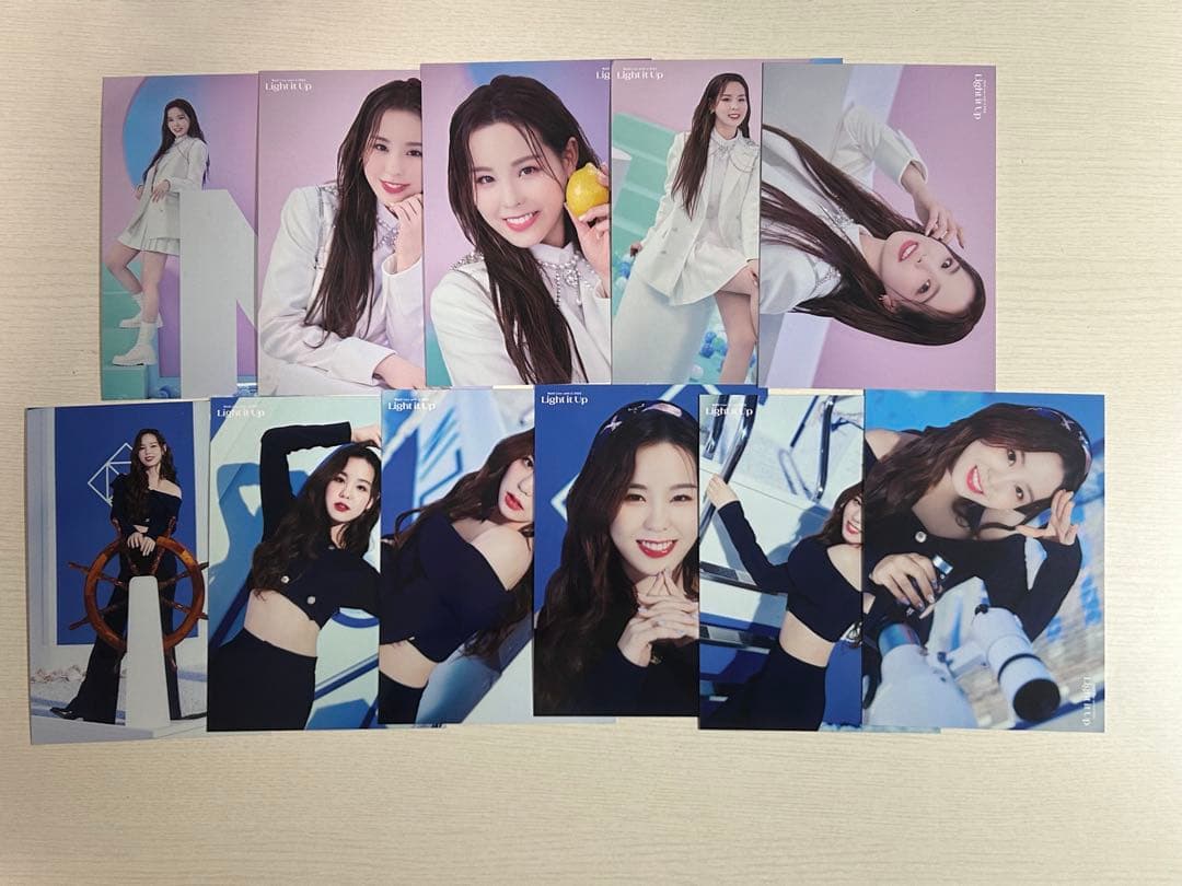 NiziU Light it up ラントレ セット - メルカリ