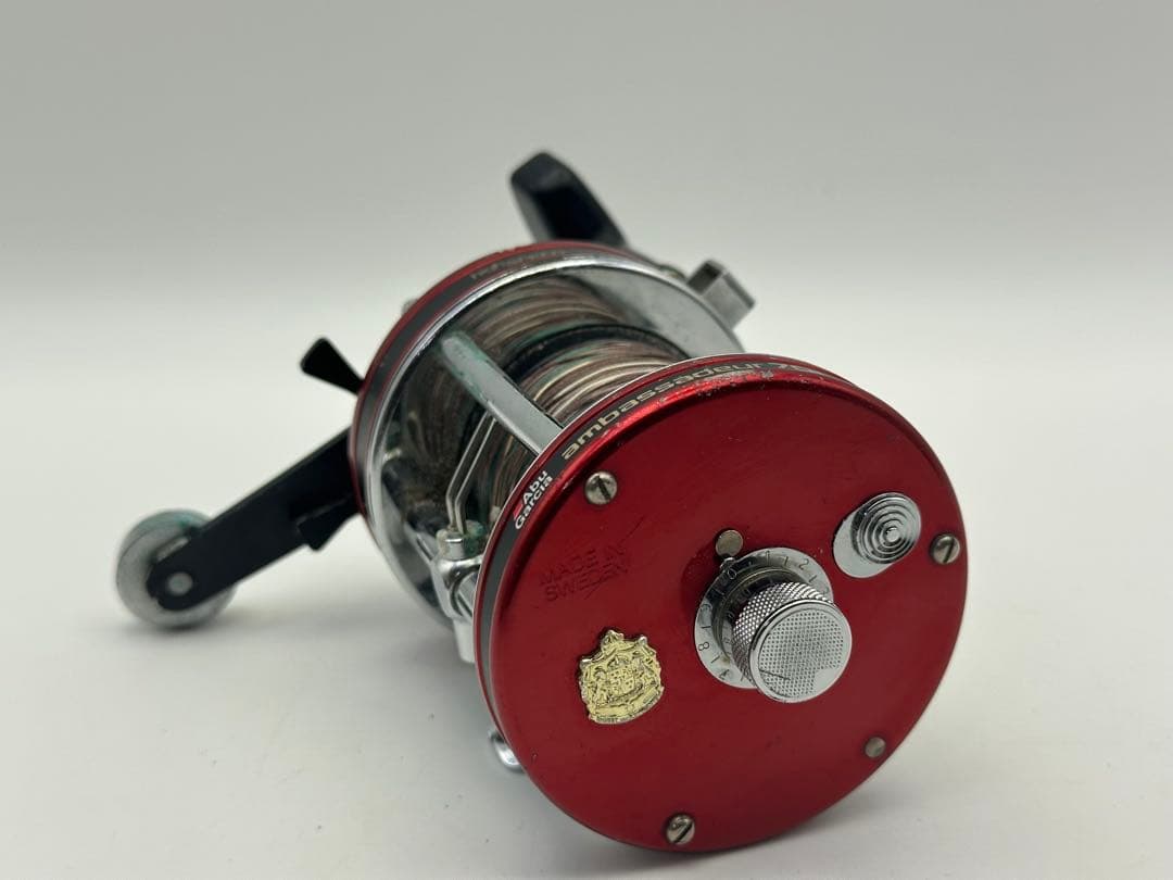 アンバサダー 7000 赤 ベイトリール 赤 325ヤード